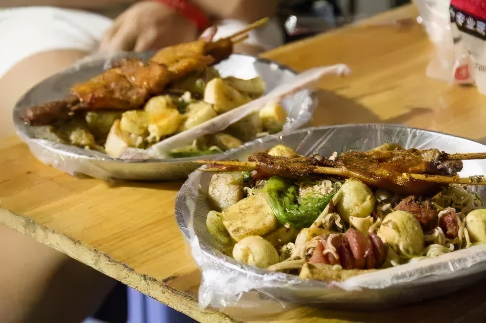 附近的美食街_美食街附近适合做什么配套生意_美食街附近美食