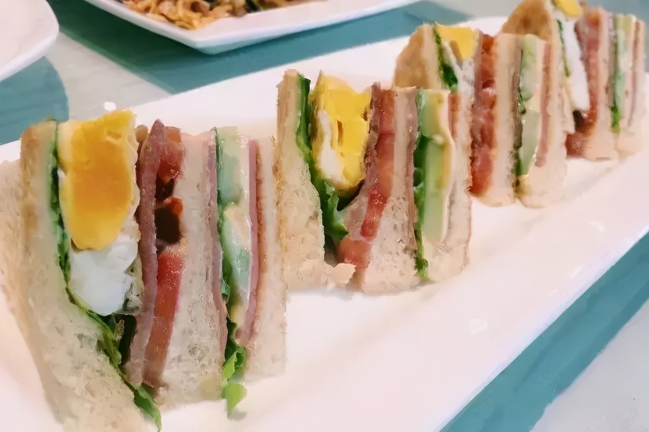 美食街附近美食_美食街附近适合做什么配套生意_附近的美食街