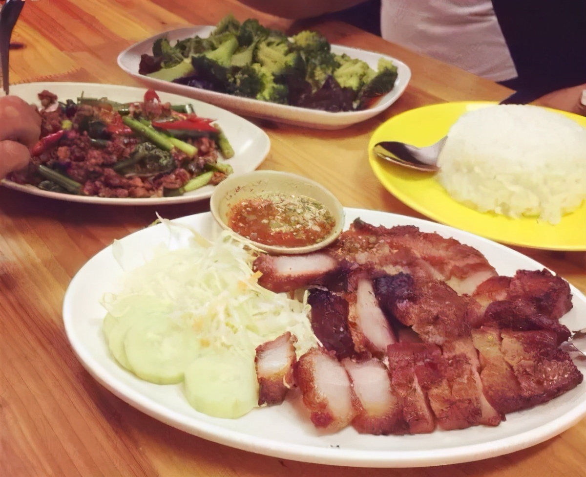 美食街附近美食_美食街附近适合做什么配套生意_附近的美食街