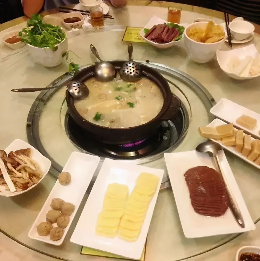 美食街附近适合做什么配套生意_美食街附近美食_附近的美食街