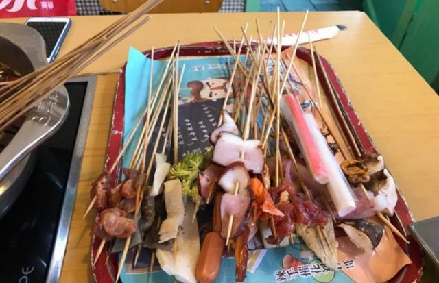 附近的美食街_美食街附近还适合开什么店_美食街附近适合做什么配套生意