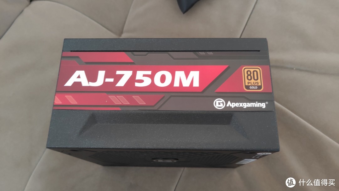凑完单后4毛多一瓦的十年保金牌电源，美商艾湃电竞 AJ-750M开箱